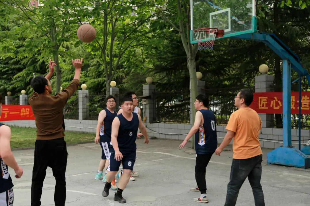 上海山美股份2025春季運動會火熱啟幕！拔河、籃球預賽燃情開戰(zhàn)